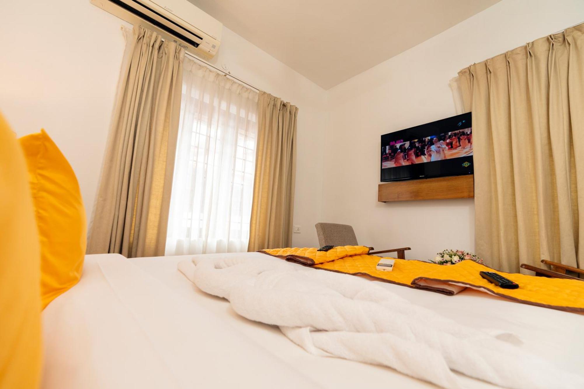 Solo Inn By Hawk Hospitality Kochi Exterior photo